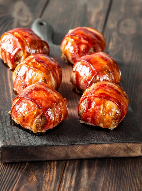 Bacon wrappped meatballs with mozzarella filling