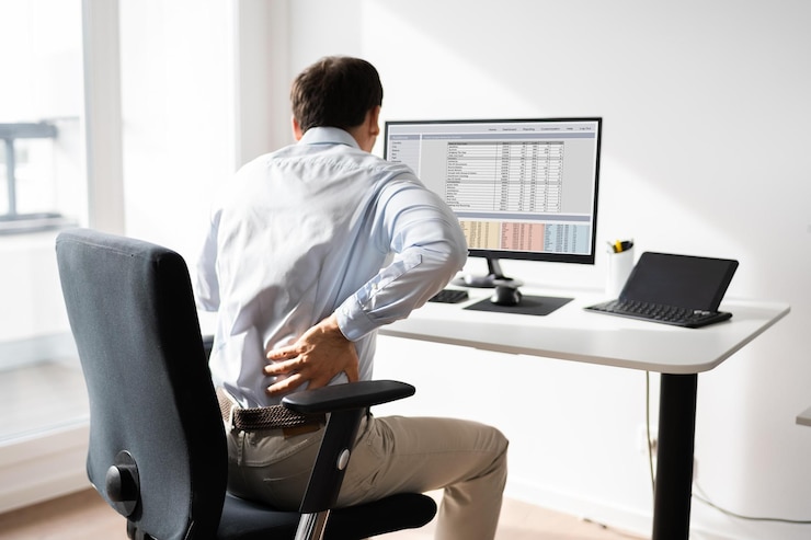 Photo bad posture office desk chair