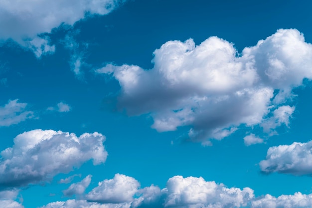 悪天候。雨が降る前の空