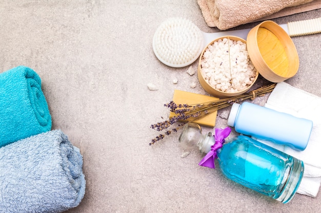 Badhanddoek, zeezout met lavendel, natuurlijke olijfzeep, douchegel en borstel