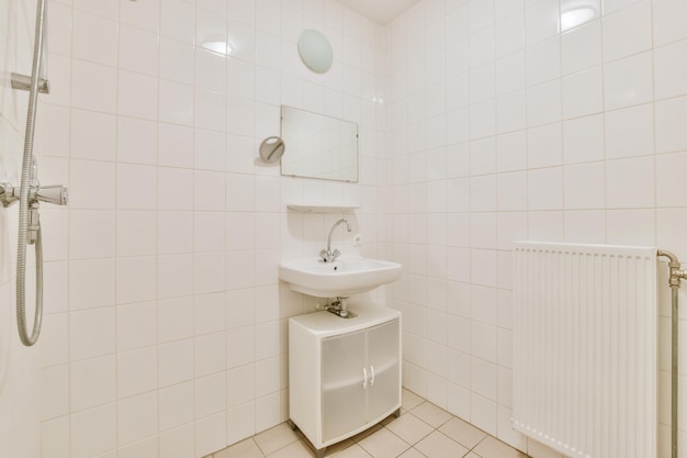 Badkamer met marmeren muren