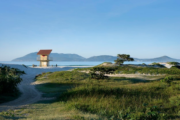 Badmeestertoren op het strand Cabo Frio Rio de Janeiro