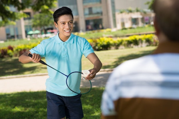 Badminton spelen