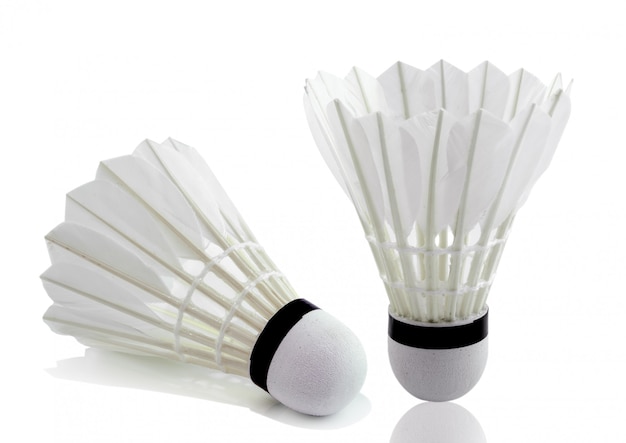 Foto badminton su spazio bianco