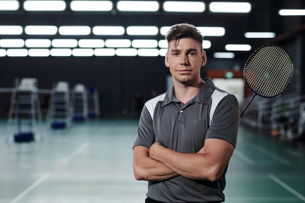 Badmintonspeler met racket