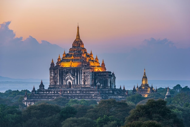 Photo bagan myanmar temples in the archaeological zone