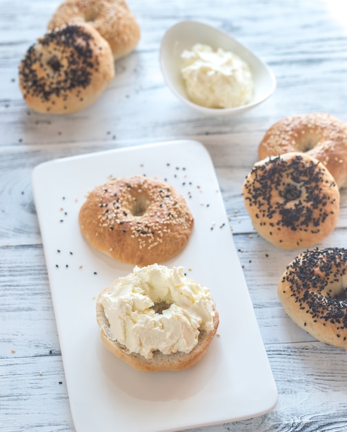 Foto bagel met roomkaas