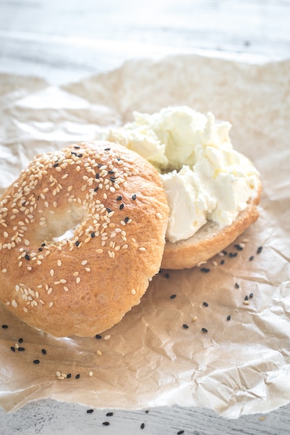 Photo bagel with cream cheese