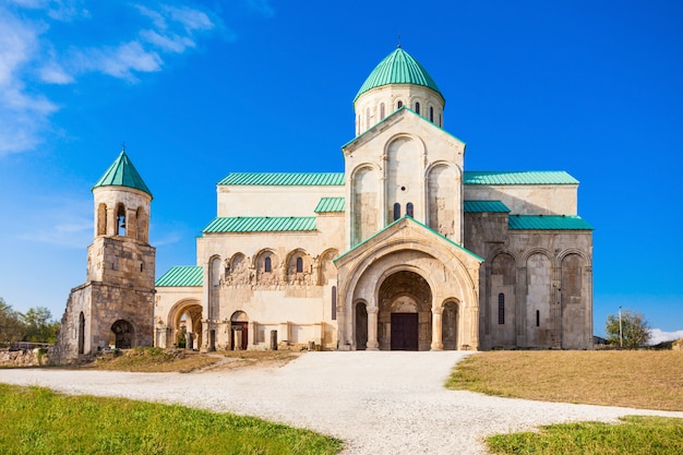 Foto cattedrale di bagrati, kutaisi