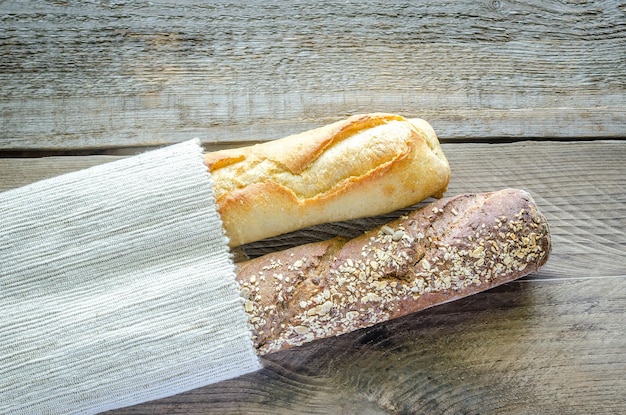 Baguettes van tarwe en rogge