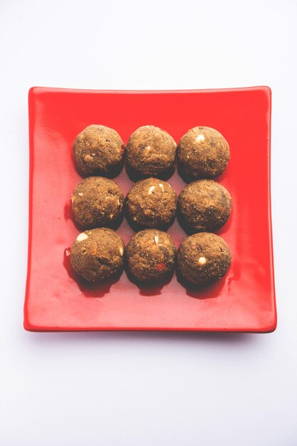 Bajra Atta Ladoo of kuler laddoo Millet Flour Laddu een populair winters zoet tussendoortje uit India