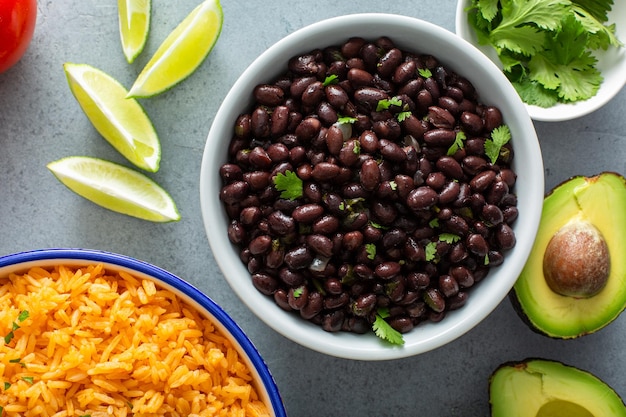 Baked beans with onion and cilantro