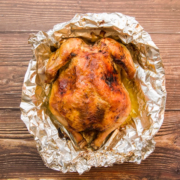 Photo baked chicken in foil