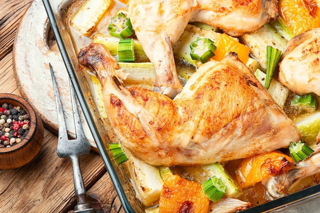 Pollo al forno con zucchine