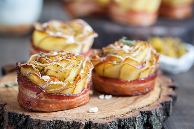 Baked crispy potato roses with bacon