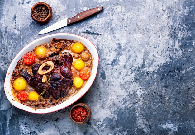 Carne al forno con funghi