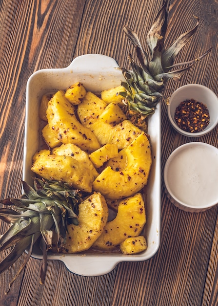 Baked pineapple with chilli flakes