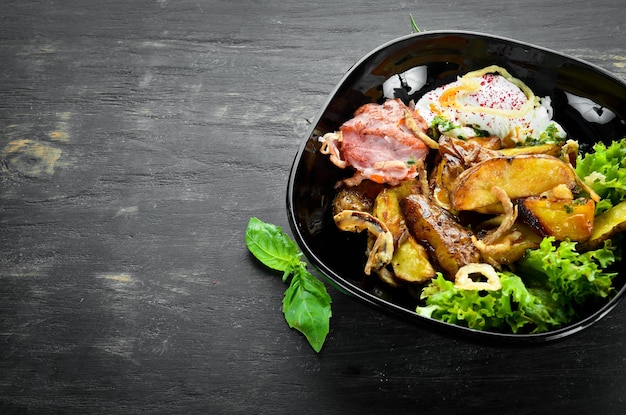 Baked potatoes with poached egg and bacon On a wooden background Top view Free space for your text