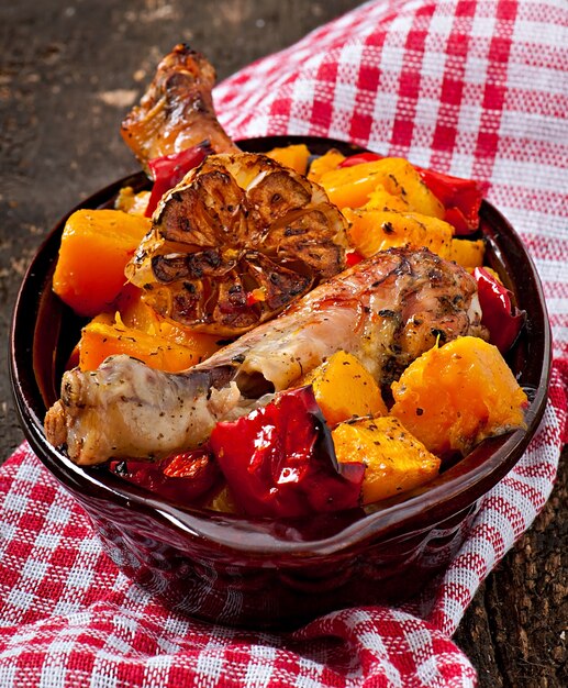 Baked pumpkin with chicken and paprika