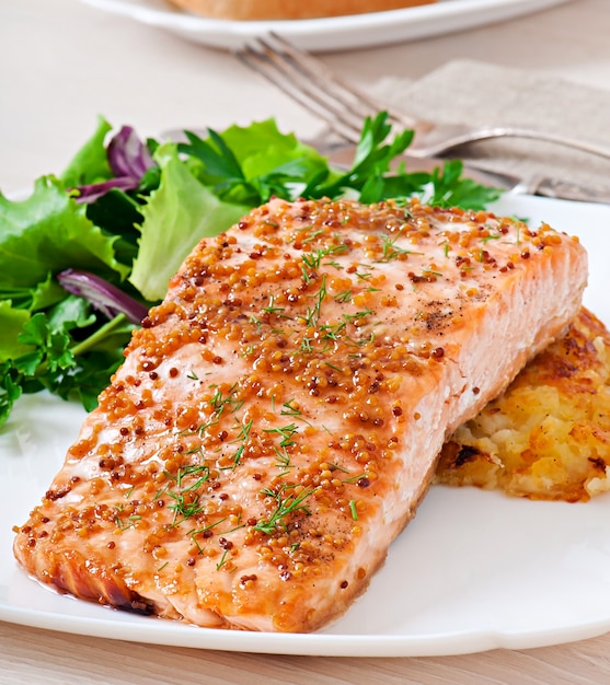 Baked salmon with honey-mustard sauce and potato gratin