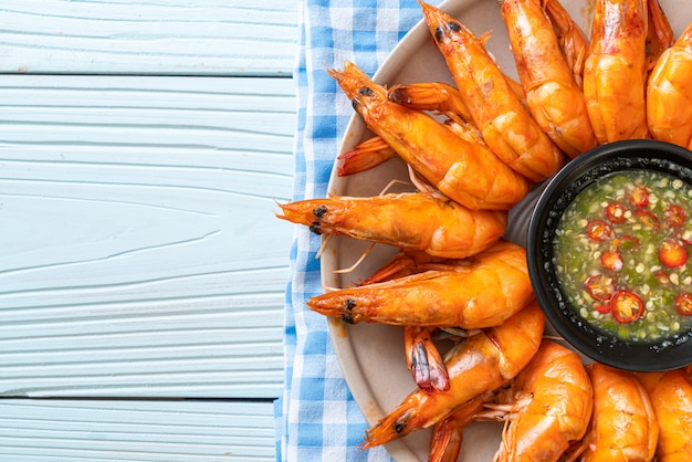 baked salted shrimps or prawns with seafood spicy sauce