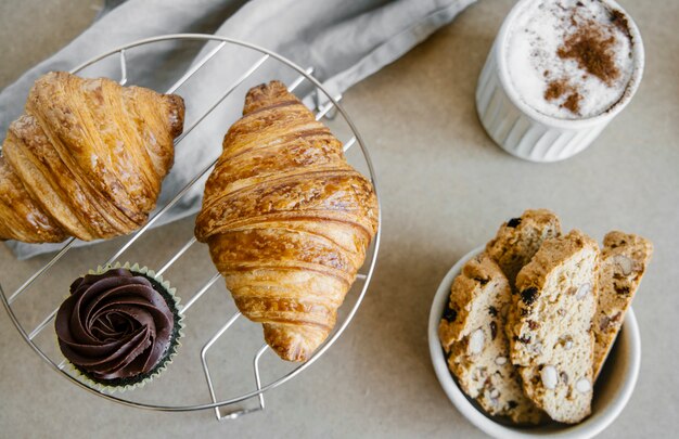 Dolci e caffè al forno