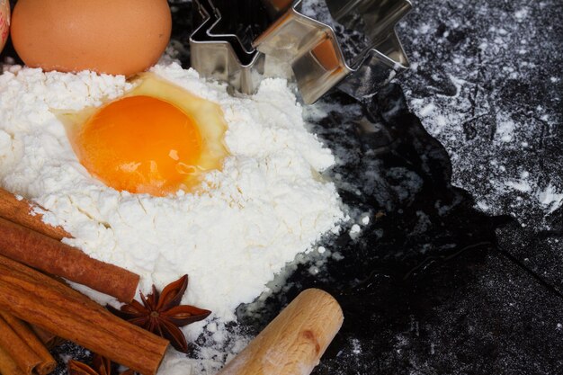 Bakken ingrediënten op zwart