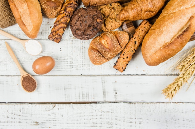 bakkerij op houten witte achtergrond