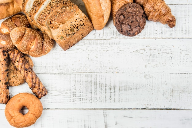 bakkerij op houten witte achtergrond