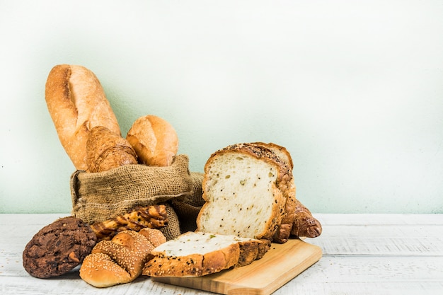 Bakkerij op houten witte achtergrond