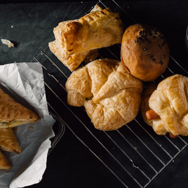 bakkerij op zwarte lijstachtergrond