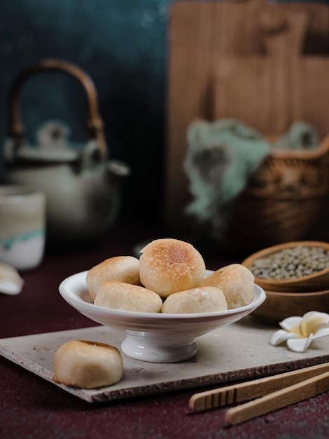 Bakpia, typisch eten uit Yogyakarta. Mungboon en suiker gemaakt, in bloem gewikkeld en gebakken