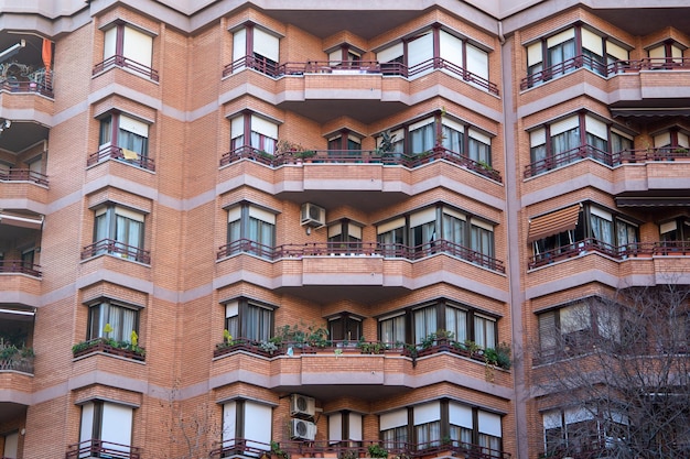 Bakstenen gebouw in de stad Barcelona