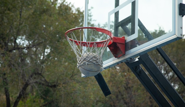 Bal in basketbalring Sport Hobby Lifestyle