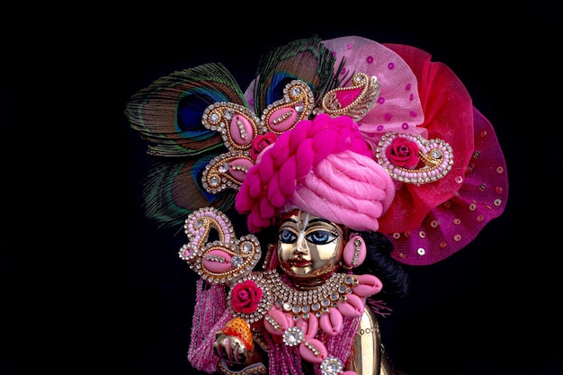 Bal Krishna Laddu Gopal messing standbeeld met prachtige gele doeken en sieraden Krishna Janmashtami