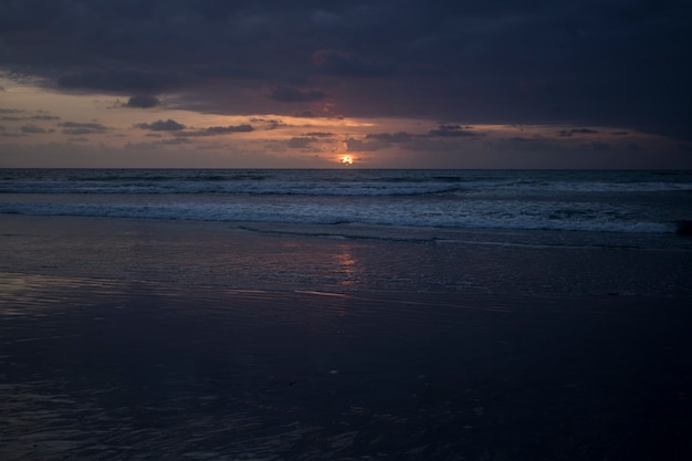 Foto bali-de zonsondergangzonsopgang van de eilandzomer vakantie