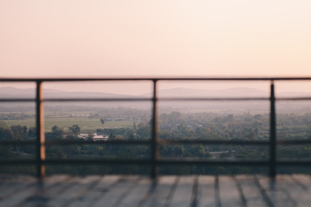 Foto balkon met uitzicht op bergen