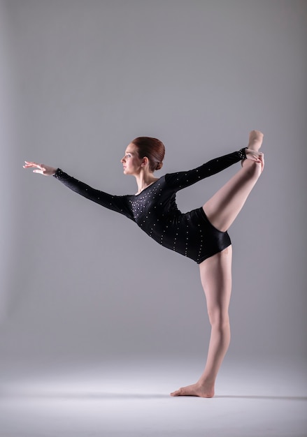 Ballerina arabesque pose