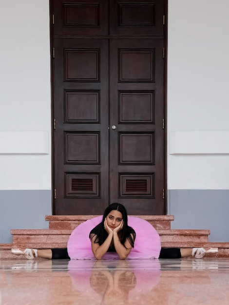 Ballerina outside the National Theater