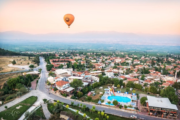 Ballonvaart over White Mountain Pamukkale, Turkije