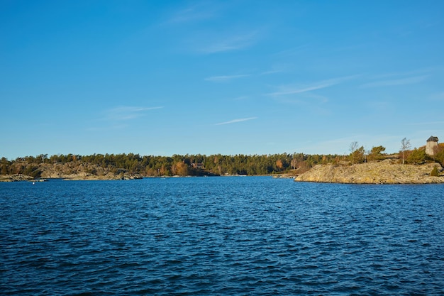 Photo baltic sea meets rocks in stockholm archipelago