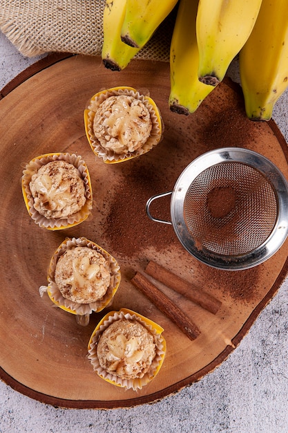 Banaan en kaneel Gourmet Brigadeiro. Typisch Braziliaans snoepje.