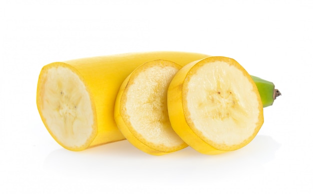 Banaanplak op wit wordt geïsoleerd dat