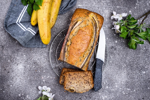 Foto pane alla banana o torta di pane