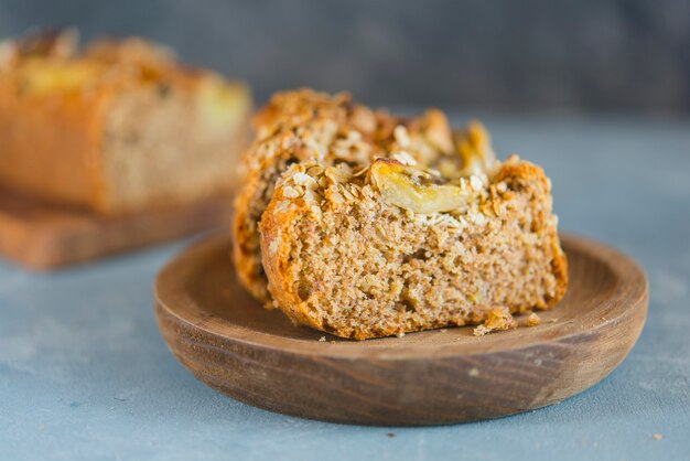 Banana bread with oats