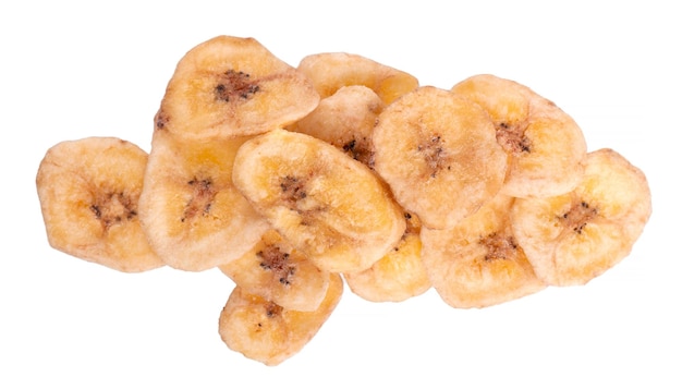 Chips di banana isolati su sfondo bianco snack di frutta secca vista dall'alto