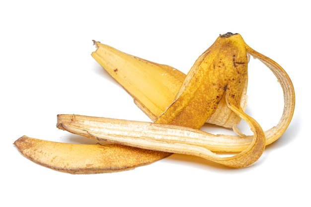 Buccia di banana isolata su sfondo bianco