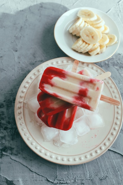 Gelato alla banana e lampone