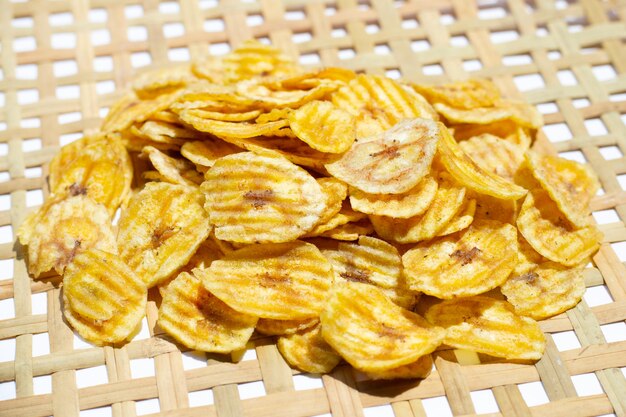 Foto chips di fetta di banana snack di frutta