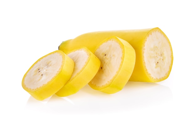 바나나 슬라이스 흰색 배경에 고립